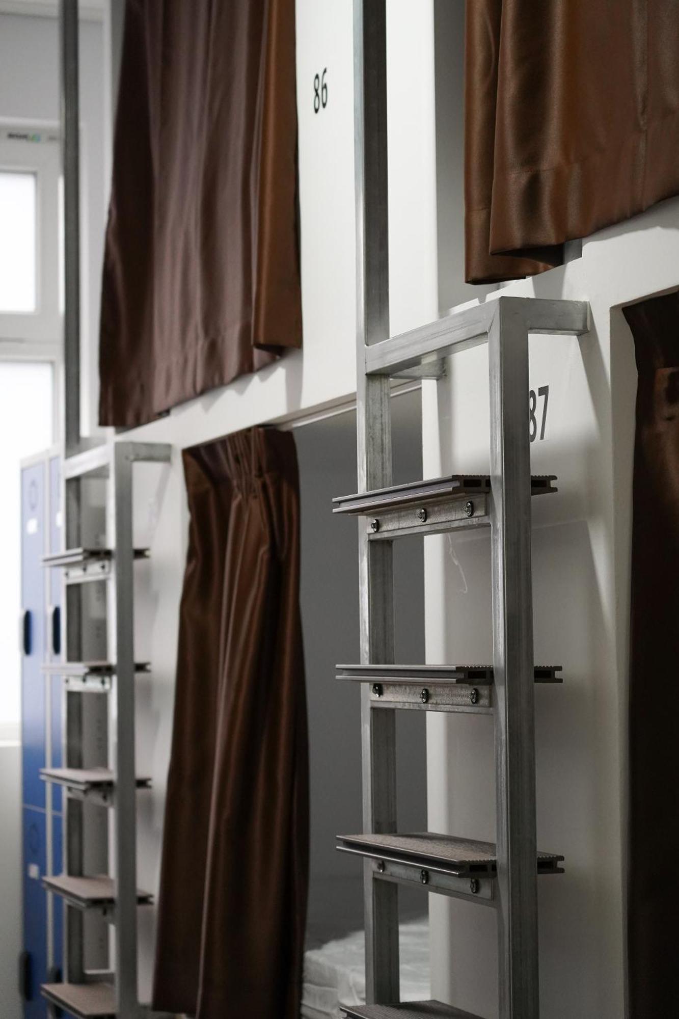 Beach & Arts Hostel Валенсия Экстерьер фото