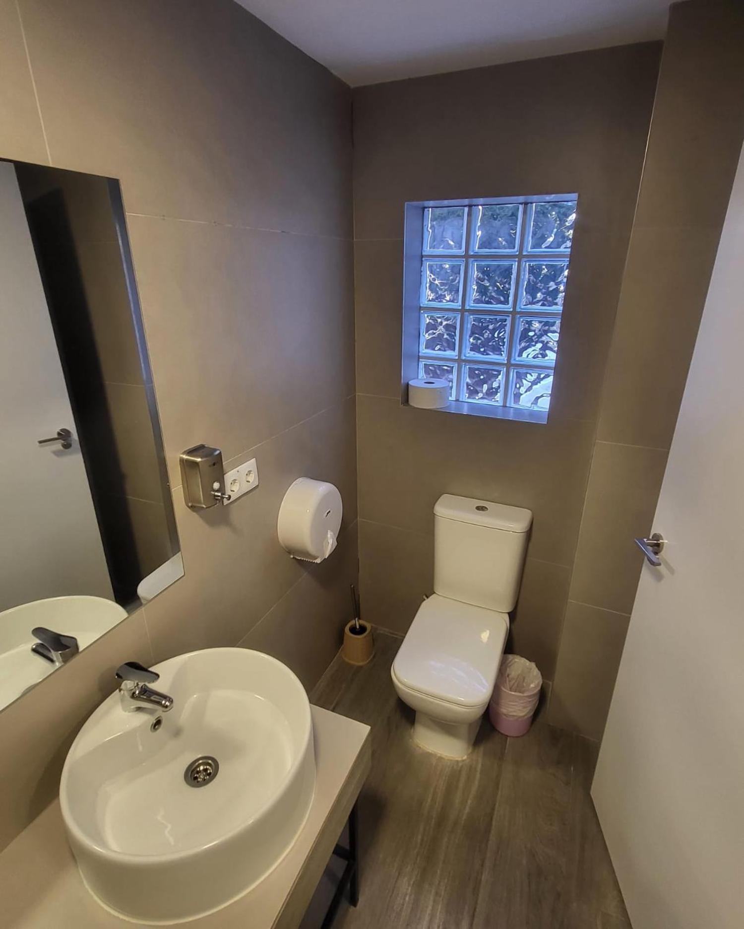 Beach & Arts Hostel Валенсия Экстерьер фото