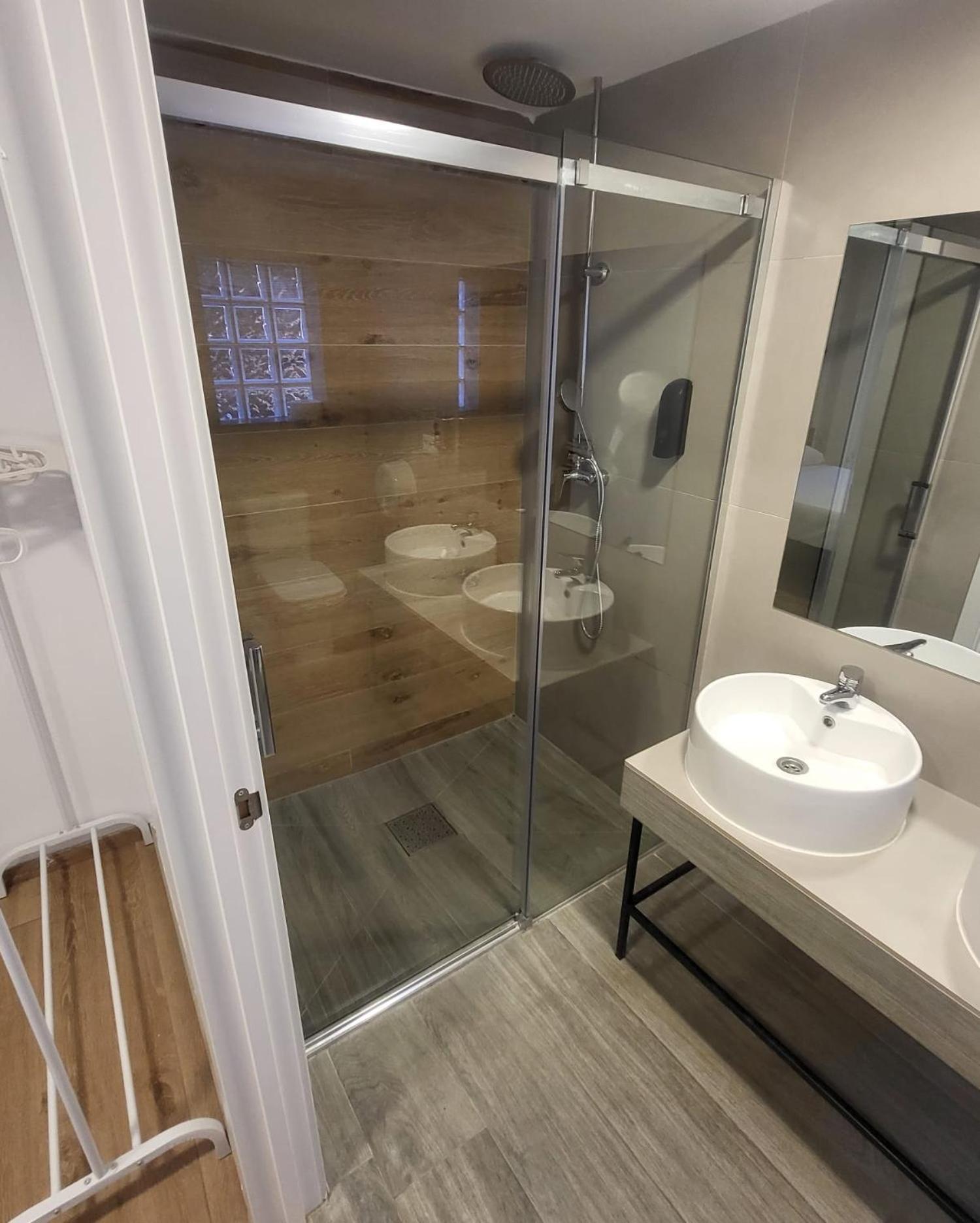 Beach & Arts Hostel Валенсия Экстерьер фото
