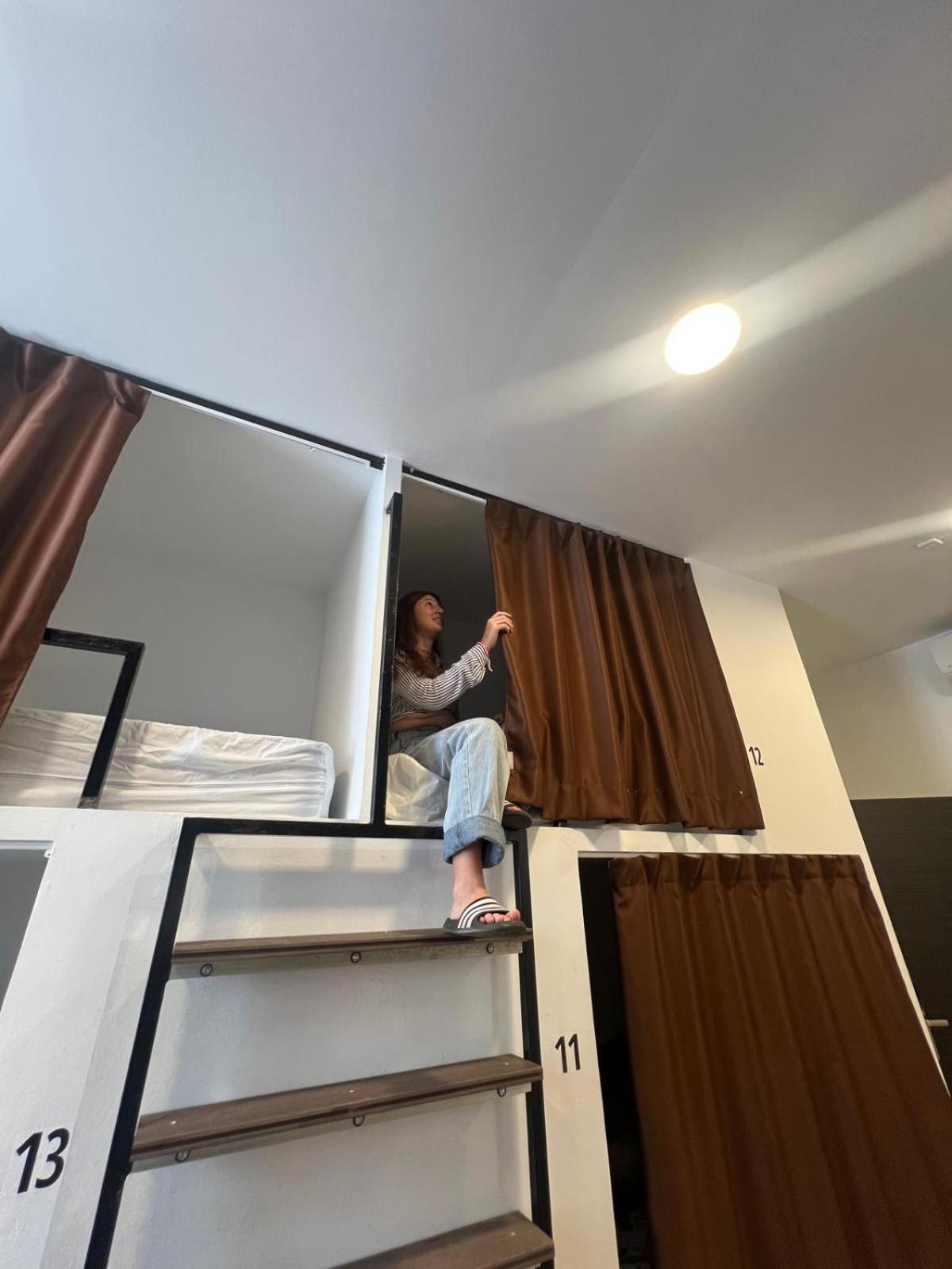 Beach & Arts Hostel Валенсия Экстерьер фото